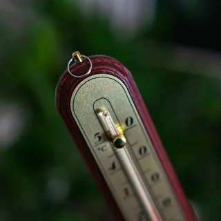 Izbový teplomer so zlatou stupnicou (-10°C do +50°C) 22cm, mix – photo 4