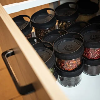 Sklenená nádoba 235 ml, s viečkom na zavesenie – photo 8
