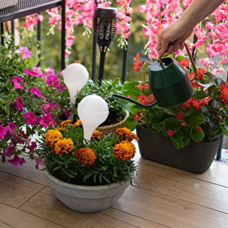 Zavlažovacie gule pre rastliny, biele polopriehľadné s korkom, 400ml, 4 ks. – photo 9