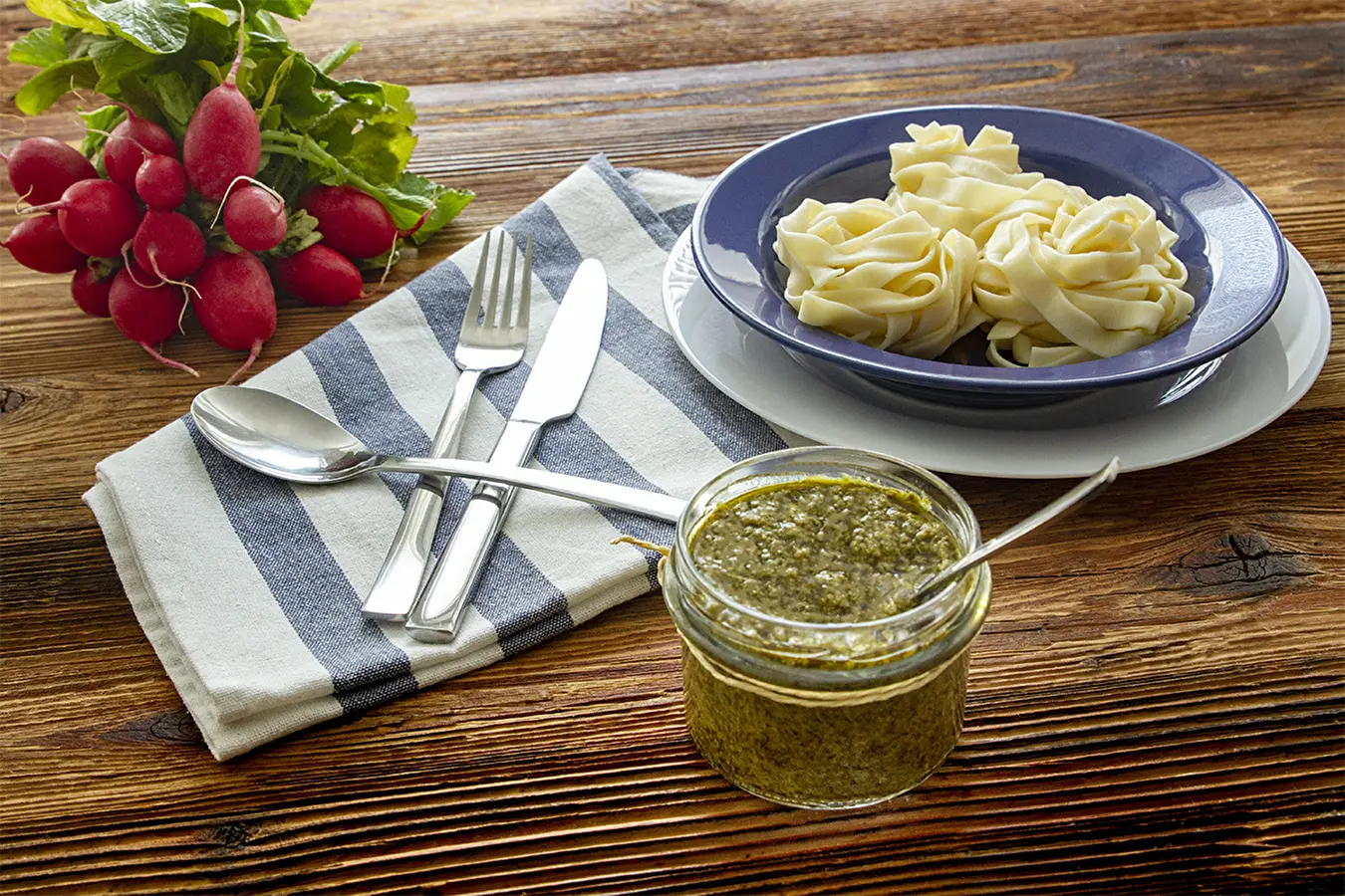 Pesto z reďkovkových listov