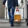 Balón na víno ľahký, nerozbitný, s držadlom, 25 L - 16 ['fermentačná nádoba', ' fermentačná nádoba', ' v čom fermentovať', ' balón na víno', ' balón na pivo', ' na fermentáciu', ' balón so širokým otvorom', ' PET balón', ' plastový balón', ' nerozbitný balón', ' balón na víno', ' vinárska novinka', ' balón 25 L']