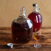 Dáma Demižón 3 L, s kovovým uzáverom fi 43 mm a držadlom - 6 ['dáma demižón', ' demižón na víno', ' dáma demižón 3 litre', ' dáma 3 L', ' balón 3 L', ' demižón', ' sklenený balón s uzáverom', ' dáma s kovovým uzáverom', ' fľaša dáma 3L', ' demižón na víno', ' demižón na pálenku', ' balón na víno', ' fľaša na víno', ' fľaša na víno', ' demižón na víno', ' balón na 3 litre', ' demižón s uzáverom', ' súprava na víno', ' vinárske príslušenstvo', ' domáce vinárstvo', ' vinárske vybavenie', ' odporúčané na víno', ' aké nádoby na víno', ' demižón s rukoväťou', ' demižón s držadlom a uzáverom', ' čo nové na víno']