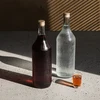 Fľaša 1 L Stolová s uzáverom fi28 - 4 ks. - 7 ['fľaša na vodku', ' fľaše na vodku', ' stolové fľaše', ' monopolová fľaša', ' monopolová fľaša', ' stolová fľaša 1000 ml', ' priehľadná fľaša', ' fľaše 1 L', ' litrové fľaše', ' priehľadná fľaša s uzáverom', ' fľaša na džús', ' stolová fľaša s uzáverom', ' fľaše s uzávermi', ' fľaše na nápoje']