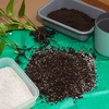 Perlit pre izbové rastliny a záhradníctvo, 2L - 7 ['perlit', ' záhradnícky perlit', ' perlit pre rastliny', ' perlit do pôdy', ' cena perlitu', ' drenáž rastlín', ' drenáž pod rastliny v záhrade', ' zavlažovanie rastlín', ' ako zlepšiť pestovanie rastlín', ' do domu a záhrady', ' starostlivosť o rastliny', ' ochrana rastlín', ' ako sa starať o rastliny', ' ako sa starať o kvety v záhrade', ' pestovanie izbových kvetov', ' prostriedky na pestovanie rastlín', ' výživa rastlín', ' klíčenie rastlín', ' substráty pre rastliny', ' rastliny v dome', ' rastliny v záhrade', ' rady záhradníkov', ' kvety v dome']