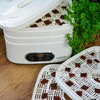 Sušička na huby, ovocie, zeleninu a bylinky s reguláciou teploty, 240W, biela - 22 ['sušička na potraviny', ' sušička na huby', ' sušené ovocie', ' sušená zelenina', ' skladovanie potravín', ' sušenie potravín', ' sušičky na potraviny', ' regulácia teploty', ' dehydrátor']