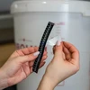 Tekutý kryštálový teplomer (0°C do +40°C) 15cm - 3 ['tekutý kryštálový teplomer', ' tekuté kryštálové teplomery', ' teplomery na fermentáciu', ' teplomer do akvária', ' vinársky teplomer', ' pivovarské teplomery', ' pivovarský teplomer', ' kuchynský teplomer', ' samolepiaci teplomer']