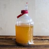 Vinárska súprava Easy – ľahký spôsob na domáce víno - 17 ['domáce víno', ' vinárska súprava', ' ako ľahko vyrobiť víno', ' súprava na výrobu vína', ' ľahký recept na víno', ' nerozbitný balón', ' balón na víno', ' balón s kohútikom', ' vínne kvasnice', ' pektoenzým', ' fermentačná trubica proti muche', ' štartovacia súprava na víno', ' vinárska súprava pre začiatočníkov', ' jednoduchý spôsob na vlastné víno']