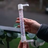 Vonkajší teplomer biely (-50°C do +50°C) 18cm - 4 ['vonkajší teplomer', ' teplomer', ' okenný teplomer', ' teplomer čitateľná stupnica', ' teplomer z plastu', ' teplomer na okno', ' teplomer na balkón', ' obojstranný teplomer', ' samolepiaci teplomer']