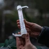 Vonkajší teplomer biely (-50°C do +50°C) 18cm - 5 ['vonkajší teplomer', ' teplomer', ' okenný teplomer', ' teplomer čitateľná stupnica', ' teplomer z plastu', ' teplomer na okno', ' teplomer na balkón', ' obojstranný teplomer', ' samolepiaci teplomer']