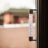 Vonkajší teplomer s transparentnou stupnicou (-70°C do +50°C) 23cm mix - 5 ['teplomer za okno', ' aká teplota', ' nalepovací teplomer', ' skrutkovací teplomer', ' čitateľná stupnica']