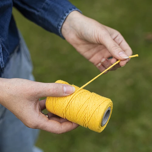 Bavlnený špagát žltý 2 mm/55 m/100 g - 6 ['bavlnený špagát', ' bavlnený povraz', ' špagát pre jemné rastliny', ' prírodný špagát', ' ekošpagát', ' špagát na makramé', ' špagát na viazanie', ' špagát na ručné práce', ' špagát na sťahovanie', ' žltý špagát', ' žltý povraz']