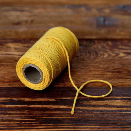 Bavlnený špagát žltý 2 mm/55 m/100 g - 5 ['bavlnený špagát', ' bavlnený povraz', ' špagát pre jemné rastliny', ' prírodný špagát', ' ekošpagát', ' špagát na makramé', ' špagát na viazanie', ' špagát na ručné práce', ' špagát na sťahovanie', ' žltý špagát', ' žltý povraz']