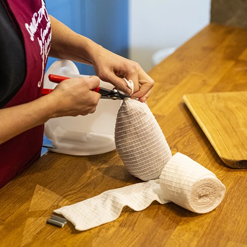 Biela údenárska sieťka s rozmermi 12,5 cm x 5 m, s tepelnou odolnosťou do 220°C - 5 ['sieťka na údeniny', ' sieťka na pečenie mäsa', ' sieťka na údenie mäsa', ' sieťka na nakladanie mäsa', ' na údeniny s dlhým zrením', ' sieťka na šunku', ' sieťka na bôčik']