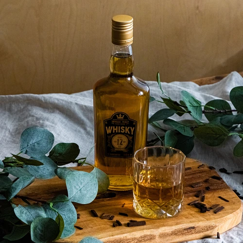 Fľaša 0,5 L s uzáverom a 2-farebnou potlačou Whisky - 4 ks - 12 ['domáca fľaša whisky', ' fľaša na whisky', ' sklenená fľaša s uzáverom', ' fľaša s uzáverom', ' sklenená fľaša 500 ml', ' fľaša 0', '5 L', ' fľaše s potlačou', ' fľaša s potlačou', ' fľaše na Whiskey']