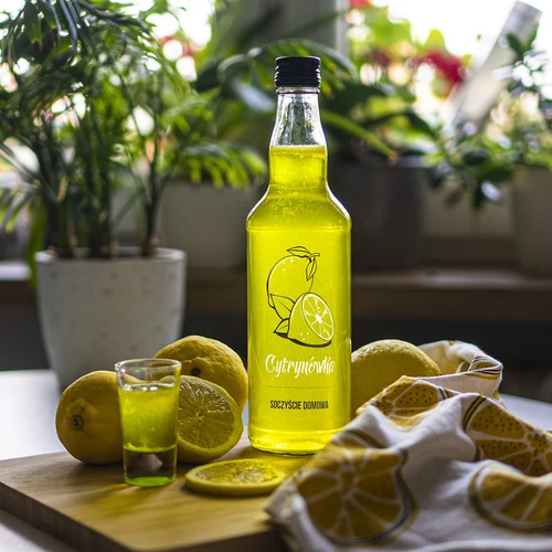 Fľaša 500 ml so skrutkovacím uzáverom, potlač „Citrónovica“, 1 ks - 5