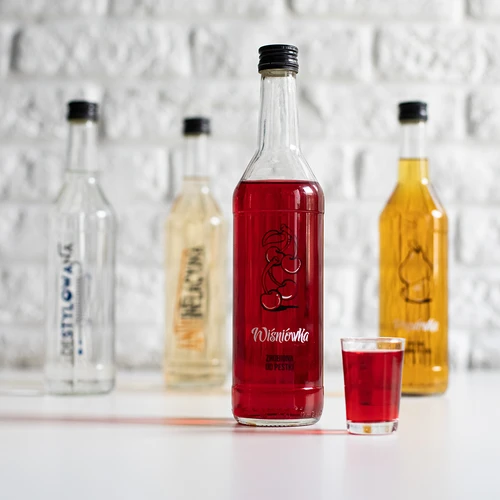Fľaša 0,5 L s uzáverom a potlačou Višňovka - 4 ks - 9 ['višňovka', ' višňový likér', ' fľaša na višňovku', ' fľaša na likéry', ' fľaše na likéry', ' fľaša s uzáverom', ' fľaše s potlačou', ' sklo s potlačou', ' sklenené fľaše', ' sklenené fľaše s uzávermi']