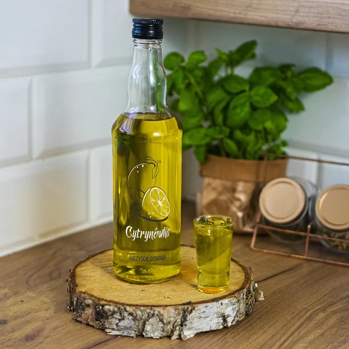 Fľaša 0,5 L so skrutkovacím uzáverom a potlačou Citrónovka 4 ks - 9 ['fľaša na likér', ' fľaša na vodu', ' fľaša s potlačou', ' sklenená fľaša', ' fľaša na likér', ' citrónovka', ' recept na citrónovku', ' domáca citrónovka', ' fľaša na alkohol', ' ozdobná fľaša', ' fľaše na vodku', ' fľaše na pálenku', ' sklenená fľaša 500 ml', ' svadobné fľaše']