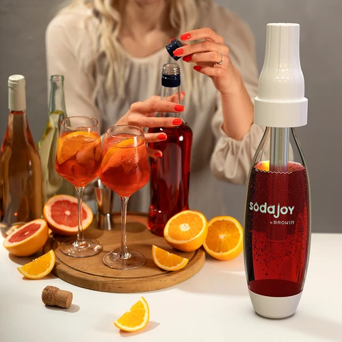 Fľaša 1L pre Saturátor s uzáverom - 9 ['opakovateľná fľaša', ' opakovateľná fľaša pre saturátor SodaJoy', ' opakovateľná fľaša pre saturátor saturátor', ' saturátor na vodu', ' saturátor na perlivú vodu', ' náboje pre saturátory', ' náboj pre saturátor', ' domáci saturátor', ' ako vyrobiť perlivú vodu', ' aký sifón na perlivú vodu', ' prosecco', ' vína prosecco', ' sýtené nápoje', ' stroj na sýtenie nápojov', ' sýtené víno', ' víno s perlivou vodou', ' sýtenie vína', ' sódová voda', ' sódová voda lodz', ' sódová voda doma', ' sifón na sódovú vodu', ' odkiaľ pochádza sódová voda', ' sýtenie vody doma', ' sýtenie vody']
