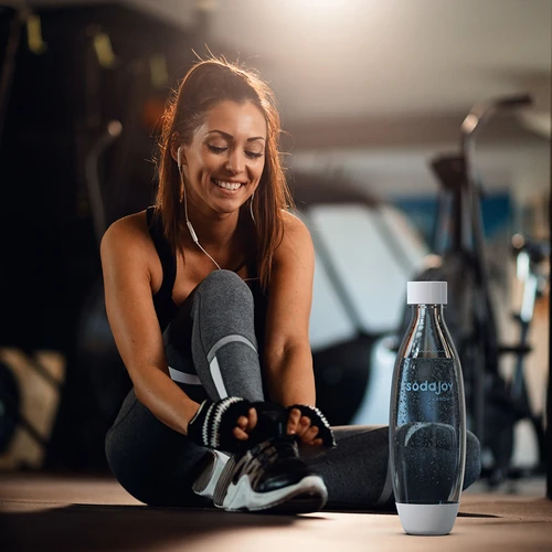 Fľaša 1L pre Saturátor s uzáverom - 8 ['opakovateľná fľaša', ' opakovateľná fľaša pre saturátor SodaJoy', ' opakovateľná fľaša pre saturátor saturátor', ' saturátor na vodu', ' saturátor na perlivú vodu', ' náboje pre saturátory', ' náboj pre saturátor', ' domáci saturátor', ' ako vyrobiť perlivú vodu', ' aký sifón na perlivú vodu', ' prosecco', ' vína prosecco', ' sýtené nápoje', ' stroj na sýtenie nápojov', ' sýtené víno', ' víno s perlivou vodou', ' sýtenie vína', ' sódová voda', ' sódová voda lodz', ' sódová voda doma', ' sifón na sódovú vodu', ' odkiaľ pochádza sódová voda', ' sýtenie vody doma', ' sýtenie vody']