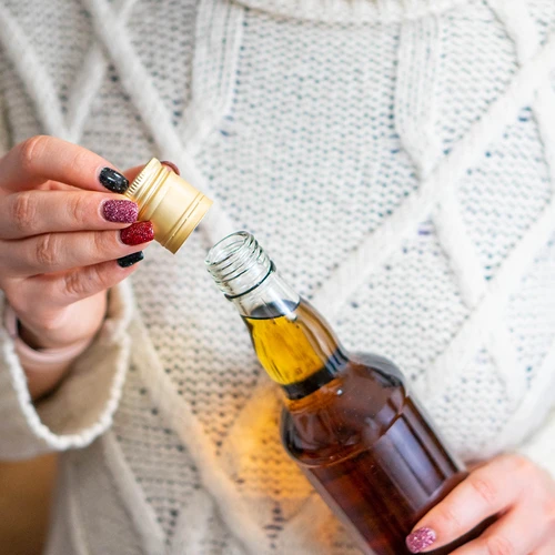 Fľaša 500 ml na vodku - 8 ks. - 6 ['fľaša na vodku', ' fľaše na vodku', ' monopolové fľaše', ' monopolová fľaša', ' monopolovka', ' monopolovky', ' fľaša 500 ml', ' fľaše 500 ml', ' priehľadné fľaše', ' priehľadná fľaša', ' fľaša na džús', ' fľaša so skrutkovacím uzáverom', ' fľaše so skrutkovacími uzávermi', ' fľaše na likéry']