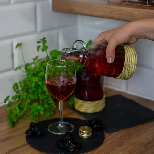 Fľaša Gallone 0,5 L v opletení, so skrutkovacím uzáverom - 5 ['fľaša na alkohol', ' ozdobné fľaše na alkohol', ' sklenená fľaša na alkohol', ' fľaše na pálenku na svadbu', ' fľaša na likér', ' fľaše na vodku', ' fľaša na vodku svadba', ' fľaša na vodku krstiny', ' fľaša na vodku prijímanie', ' fľaša na víno', ' fľaše na víno']