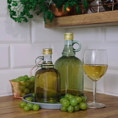 Fľaša Gallone bez opletu, so skrutkovacím uzáverom 0,5 L - 4 ['fľaša na alkohol', ' ozdobné fľaše na alkohol', ' sklenená fľaša na alkohol', ' fľaše na pálenku na svadbu', ' fľaša na likér', ' fľaše na vodku', ' fľaša na vodku svadba', ' fľaša na vodku krstiny', ' fľaša na vodku prijímanie', ' fľaša na víno', ' fľaše na víno']