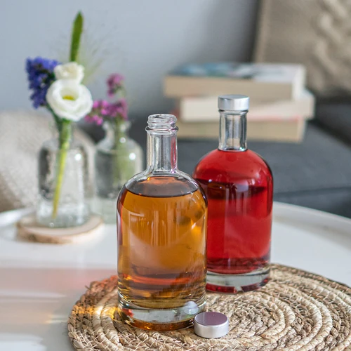 Fľaša Miss Barku biela 0,5 L - 4 ['fľaša na alkohol', ' ozdobné fľaše na alkohol', ' sklenená fľaša na alkohol', ' fľaše na pálenku na svadbu', ' fľaša na likér', ' ozdobné fľaše na likéry', ' fľaša 500 ml', ' 500ml']