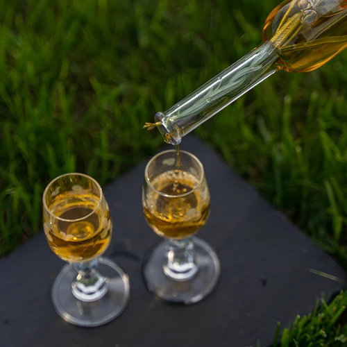 Fľaša na likér 100 ml 6 ks + 6 zátok - 9 ['fľaša na alkohol', ' ozdobné fľaše na alkohol', ' sklenená fľaša na alkohol', ' fľaše na pálenku na svadbu', ' fľaša na likér', ' fľaša na víno', ' fľaše na víno', ' likér']