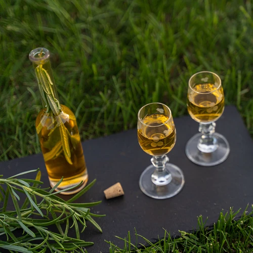 Fľaša na likér 200 ml 6 ks + 6 zátok 23/18 - 9 ['fľaša na alkohol', ' ozdobné fľaše na alkohol', ' sklenená fľaša na alkohol', ' fľaše na pálenku na svadbu', ' fľaša na likér', ' fľaša na víno', ' fľaše na víno', ' likér']