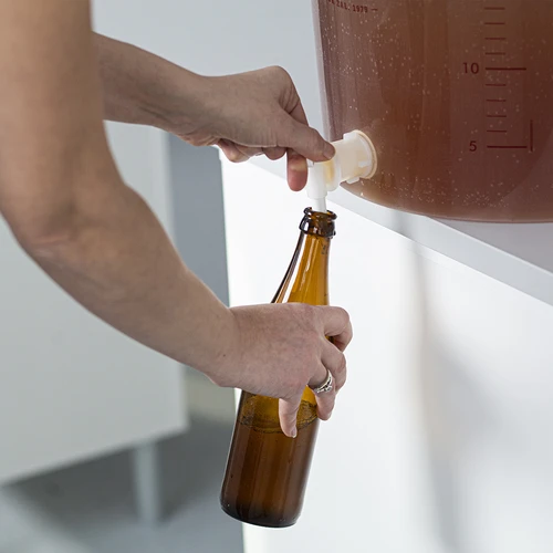 Fľaša na pivo 0,5 L - balenie 8 ks - 7 ['fľaše na pivo', ' pivné fľaše', ' na sýtené nápoje', ' balenie fliaš', ' na cider', ' na cider', ' sklenené fľaše', ' pivovarské fľaše', ' fľaša 500 ml']