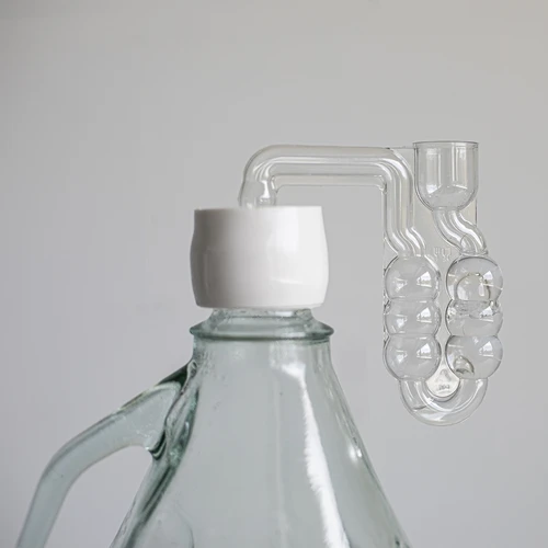 Horizontálna fermentačná trubica - nerozbitná - 6 ['plastová fermentačná trubica', ' nerozbitná fermentačná trubica', ' fermentačná trubica na balóny', ' horizontálna fermentačná trubica', ' fermentačná trubica na víno', ' bočná fermentačná trubica', ' fermentačná trubica na poháre', ' trubica na fermentáciu', ' fermentačné trubice']