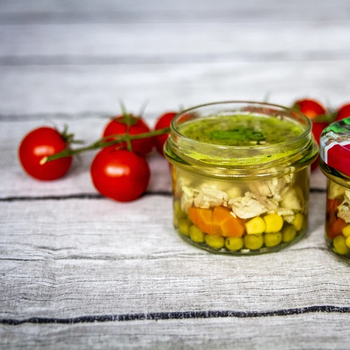 Jednoduchý pohár 235 ml (fi82) s bordovým viečkom 6 ks. - 6