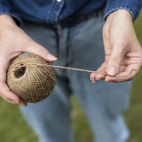 Jutový špagát 1,5 mm/100 m/100 g - 6 ['špagát z juty', ' jutový špagát', ' špagát na paradajky', ' špagát na uhorky', ' prírodný špagát', ' ekošpagát', ' špagát na makramé', ' špagát na viazanie', ' špagát na ručné práce']