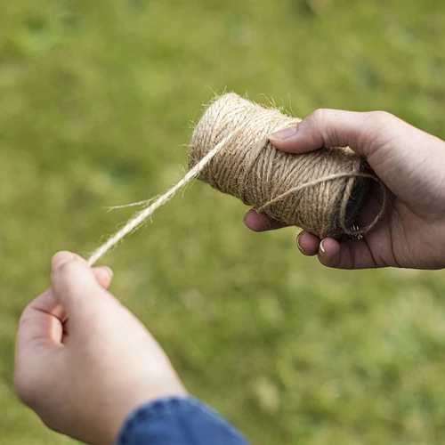 Jutový špagát 2 mm/110 m/250 g - 6 ['špagát z juty', ' jutový špagát', ' špagát na paradajky', ' špagát na uhorky', ' prírodný špagát', ' ekošpagát', ' špagát na makramé', ' špagát na viazanie', ' špagát na ručné práce']