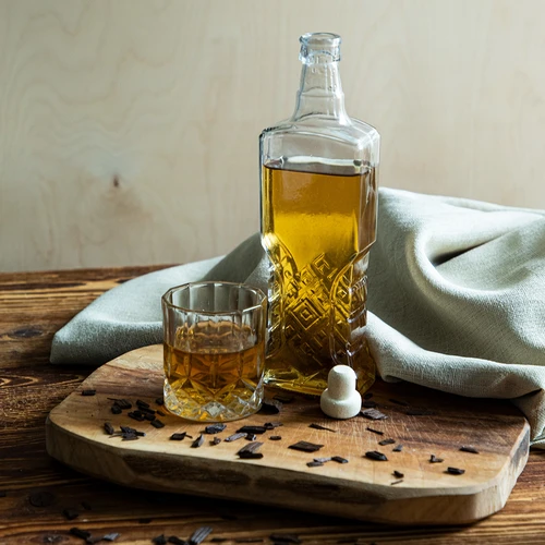 Kredencová fľaša 0,5 L s korkom - 6 ['ozdobná sklenená fľaša', ' fľaša s prírodným korkom', ' fľaša na likéry']