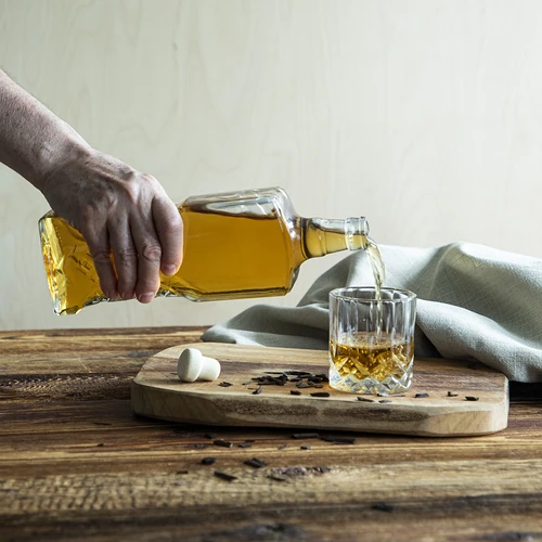 Kredencová fľaša 700ml s korkom - 7 ['ozdobná sklenená fľaša', ' fľaša s prírodným korkom', ' fľaša na likéry', ' fľaša na šťavy', ' ozdobná fľaša na nápoje', ' ozdobná fľaša na likéry', ' pekná fľaša s korkom', ' domáce likéry', ' domáce šťavy']