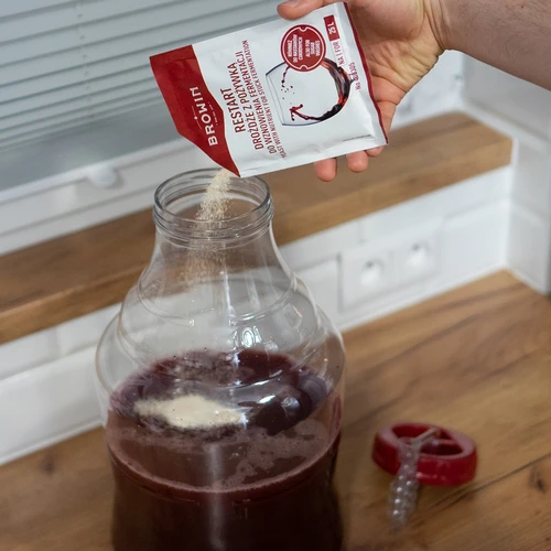 Kvasnice Restart - 22 g - 3 ['reštart', ' kvasnice na reštart', ' na obnovenie fermentácie', ' vysokoalkoholizujúce kvasnice', ' kvasnice do náročných podmienok', ' fermentácia', ' kvasnice plus výživa', ' na nastavenie', ' na vína a kvas', ' do 18% alkoholu']