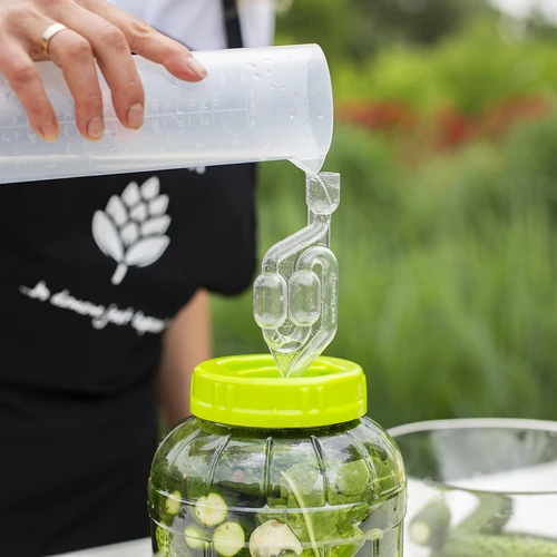 Nerozbitná nádoba na kvasenie, 3 L - 5 ['kyslé uhorky', ' kyslé karfioly', ' kyslé repy', ' repný kvások', ' plastová nádoba', ' plastový pohár', ' domáce kyslé uhorky', ' nádoba 3L', ' nádoba s certifikátom na kvasenie', ' pet nádoba']