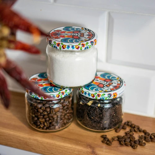 Pohár TO 370 ml s farebným viečkom fi82/6- 6 ks. - 11 ['poháre', ' malé poháre', ' pohárik', ' sklenený pohár', ' sklenené poháre', ' pohár s viečkom', ' poháre na zaváraniny', ' pohár na zaváranie', ' poháre na zaváranie', ' poháre na korenie', ' pohár na džem', ' pohár na konfitúry', ' pohár na med', ' pohárik na med']