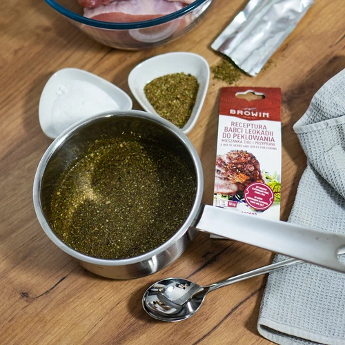 Receptúra Babky Leokádie Na Nakladanie, 35 g - 6 ['zmes bylín a korenín', ' byliny a koreniny', ' korenie na mäso', ' byliny na mäso', ' na bravčovinu', ' na hovädzinu', ' na teľacinu', ' na hydinu', ' na nakladanie']