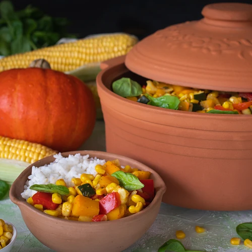 Rímsky hrniec okrúhly 4L - 12 ['rímsky hrniec', ' pečenie bez tuku', ' varenie v pare', ' na mäso', ' na chlieb', ' na ryby', ' pre vegetariánov', ' jedlá z jedného hrnca', ' jedlá pre deti', ' diétne jedlá', ' na pečenie chleba', ' hlinený hrniec', ' hlinený hrniec', ' nápad na darček', ' na paštétu', ' na zapekanku', ' rímsky hrniec s pokrievkou']