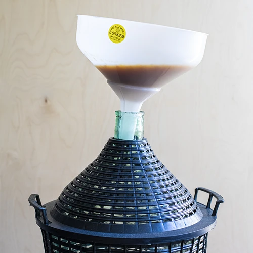 Sitko do lievika - 6 ['sito do lievika', ' sitko na víno', ' sitko na likéry', ' sitko na filtráciu vína', ' sitko na filtráciu likérov', ' príslušenstvo na vinárstvo']