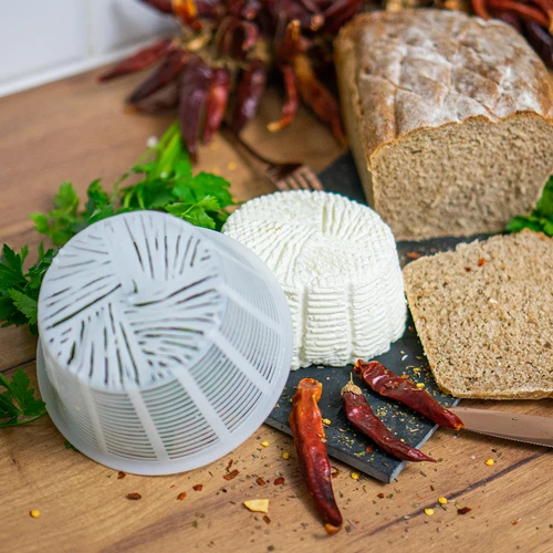 Syrárska forma okrúhla Ø 13 x 7 cm na 500 g - 6 ['forma na syr', ' syrárstvo', ' ricotta', ' ako vyrobiť syr', ' syrárska forma', ' domáci syr', ' forma na syr', ' domáci syr', ' syr s syridlom', ' forma na syrársku lis']