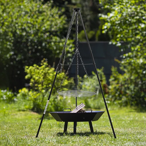 Trojnožka ohnisková s roštom, 150 cm - 6 ['trojnožka ohnisková', ' rošt ohniskový', ' statív na ohnisko', ' gril ohniskový', ' rošt na trojnožke', ' varenie na ohnisku', ' gril trojnožka', ' táborenie', ' outdoorová turistika', ' kempingové príslušenstvo', ' maďarský kotlík', ' trojnožka na kotlík', ' trojnožka na liatinovú panvicu', ' varenie v prírode', ' jedlá nad ohniskom', ' grilovanie na čerstvom vzduchu', ' pečenie nad ohniskom', ' vybavenie na ohnisko', ' vybavenie na záhradu', ' varenie na záhrade', ' grilovanie v záhrade', ' jedlá z roštu', ' grilovacia sezóna', ' akú trojnožku vybrať']