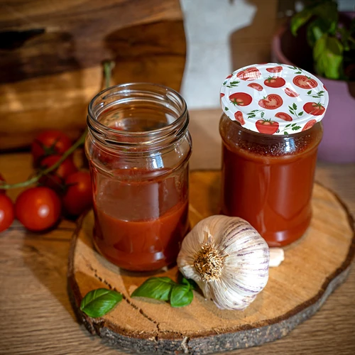 Uzávera fi 66/4 s paradajkami - voľne - 8 ['biela uzávera', ' farebný vzor paradajok', ' pasterizácia', ' kontrola procesu', ' skladovanie', ' veľkosť fi Paradajky 66', ' ozdoba špajze', ' uzávery na pasterizáciu', ' uzávery zelenina', ' uzávery paradajok']