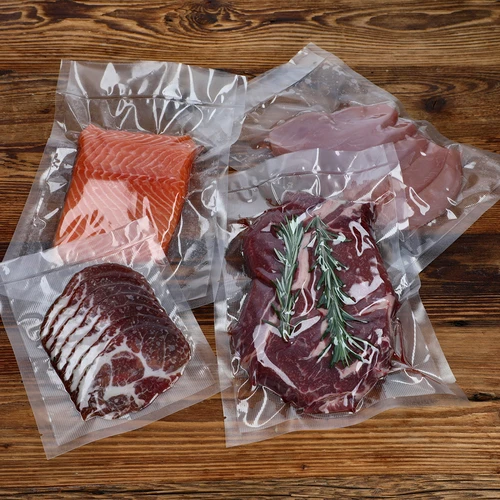 Vákuová zváračka - multifunkčná, čierna - 19 ['vákuové balenie', ' vákuové zváračky', ' skladovanie potravín', ' reliéfne vrecká', ' zváranie vreciek', ' vákuový balič', ' vákuová balička', ' na balenie potravín', ' sada na vákuové balenie', ' fólia na zváračku', ' na mäso', ' na ryby', ' na syry', ' ako predĺžiť trvanlivosť potravín', ' skladovanie jedla doma', ' na darček', ' kuchynské vybavenie', ' praktické kuchynské doplnky', ' efektívna vákuová zváračka']