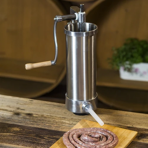 Vertikálna narážačka 3 kg - 14 ['narážačka na klobásy', ' narážačka pre domácich mäsiarov', ' domáca klobása', ' na domácu klobásu', ' ako vyrobiť klobásu', ' plnička na klobásy', ' mäsiarska plnička', ' vertikálna plnička']