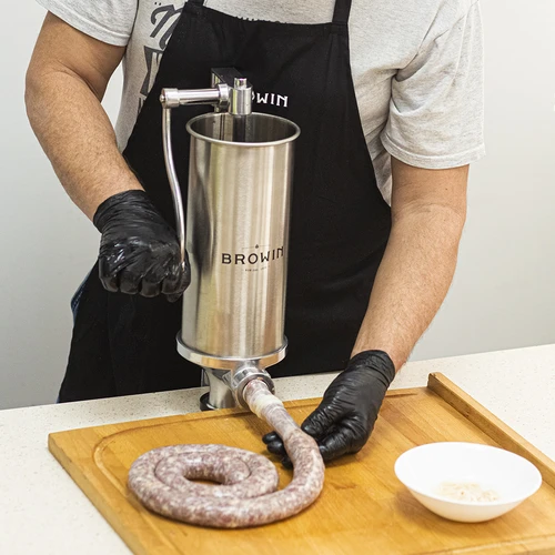 Vertikálna plnička 4 kg - 13 ['plnička na údeniny', ' plnička na klobásy', ' plnička na údeniny', ' vertikálna plnička', ' striekačka na klobásy', ' striekačka na mäso', ' domáca plnička', ' gastronomická plnička', ' mäsiarsky nástroj', ' plnička na klobásy', ' údenárska plnička', ' vertikálna plnička']