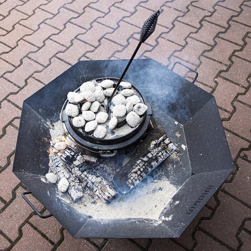 Záhradné ohnisko ø 60 cm - loftové - 17 ['ohnisko v záhrade', ' okrúhle ohnisko', ' táborák', ' pod kotlík', ' poľské ohnisko', ' maľované ohnisko', ' táborákové ohnisko', ' liatinový kotlík', ' gril', ' trojnožka', ' žiaruvzdorné ohnisko', ' čierne ohnisko', ' moderné ohnisko', ' dizajnové ohnisko']