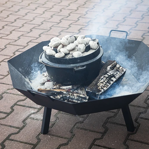 Záhradné ohnisko ø 80 cm - loftové - 15 ['ohnisko v záhrade', ' okrúhle ohnisko', ' táborák', ' pod kotlík', ' poľské ohnisko', ' maľované ohnisko', ' táborákové ohnisko', ' liatinový kotlík', ' gril', ' trojnožka', ' žiaruvzdorné ohnisko', ' čierne ohnisko', ' moderné ohnisko', ' dizajnové ohnisko']